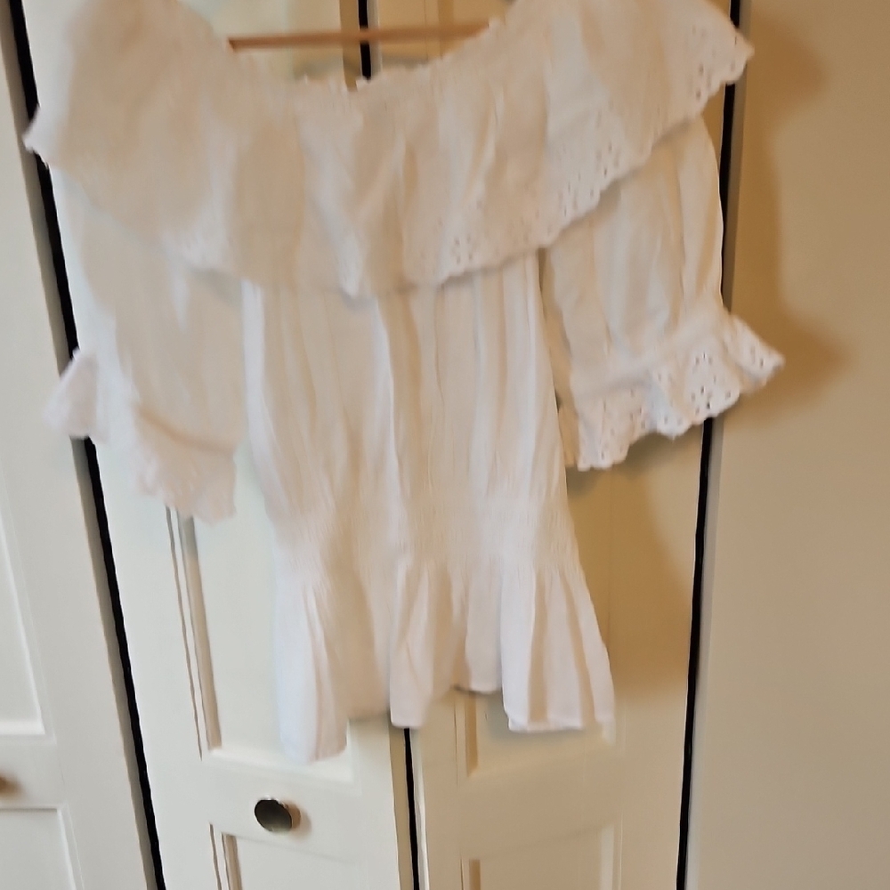 Universal Thread White Eyelet Ruffle Blouse - Picture 4 of 4